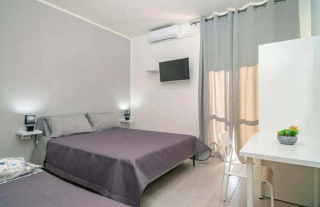 Nicole Rooms-1